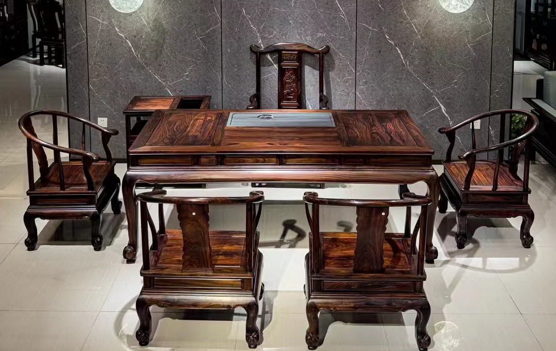 《金狮茶台》